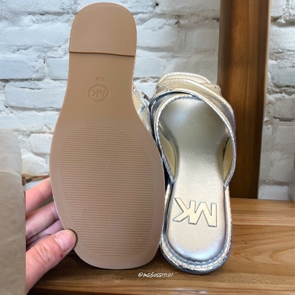 Michael Kors Gideon Slide Sandal Metallic Silver BRAND NEW NEVER WORN - Picture 6 of 6